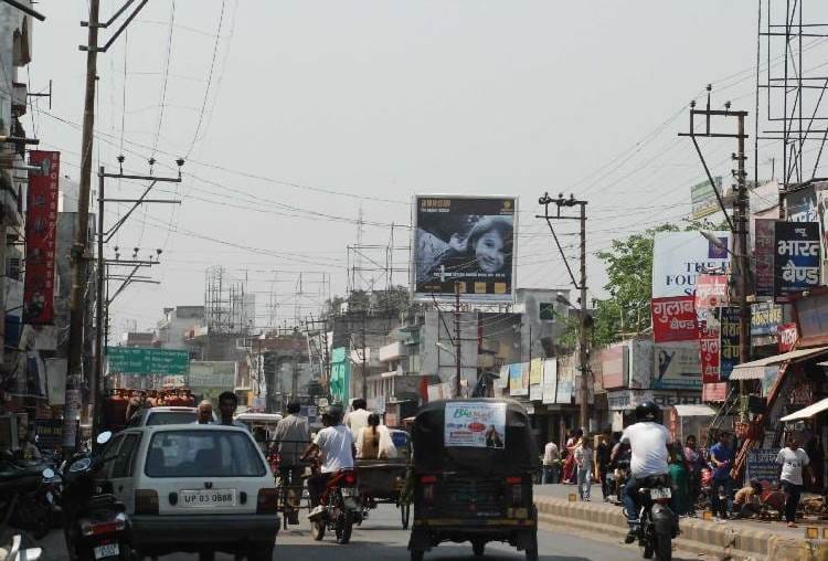 station, main chauraha and bus stop will be no hoarding zone in lucknow