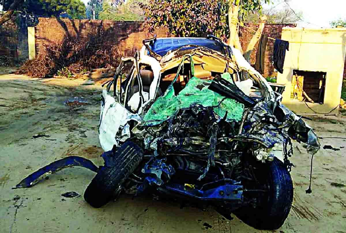 Kanpur accident: dead body stuck in car for one hour, cut and removed