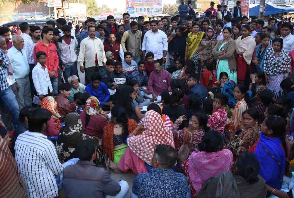 Traumatic death of girl student by crushing tractor