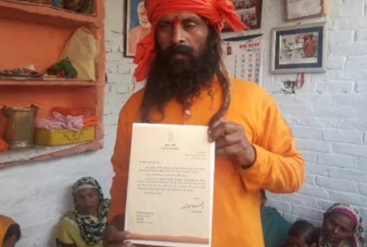 When Varanasi rikshaw driver meets PM modi who invited him for daughter marriage gets PM letter