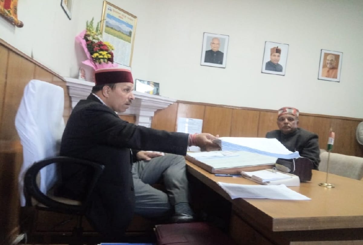 Minister Ramlal Markanda angry for not sending details for budget book