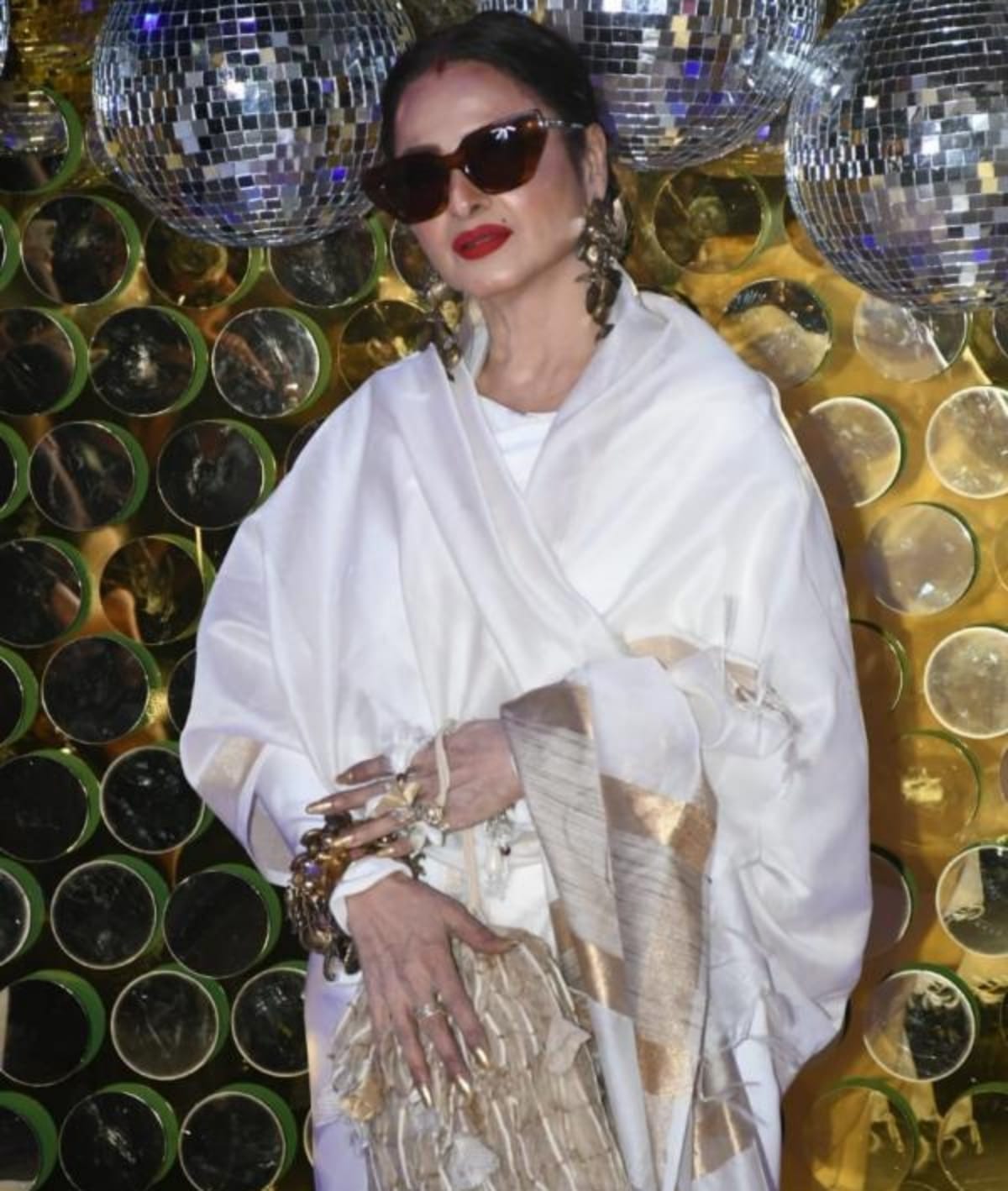 bollywood actress rekha lifestyle net worth car property and diet