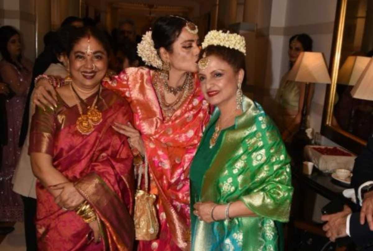 rekha in golden saree fashion statement here look pictures