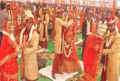 CM Yogi blessed newly married couples in Samuhik Vivah Samaroh