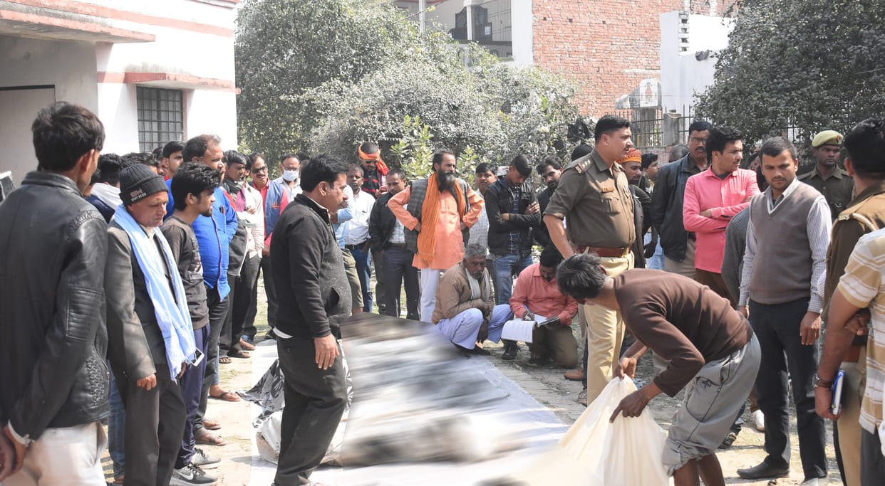 People shiver after seeing seven dead bodies together