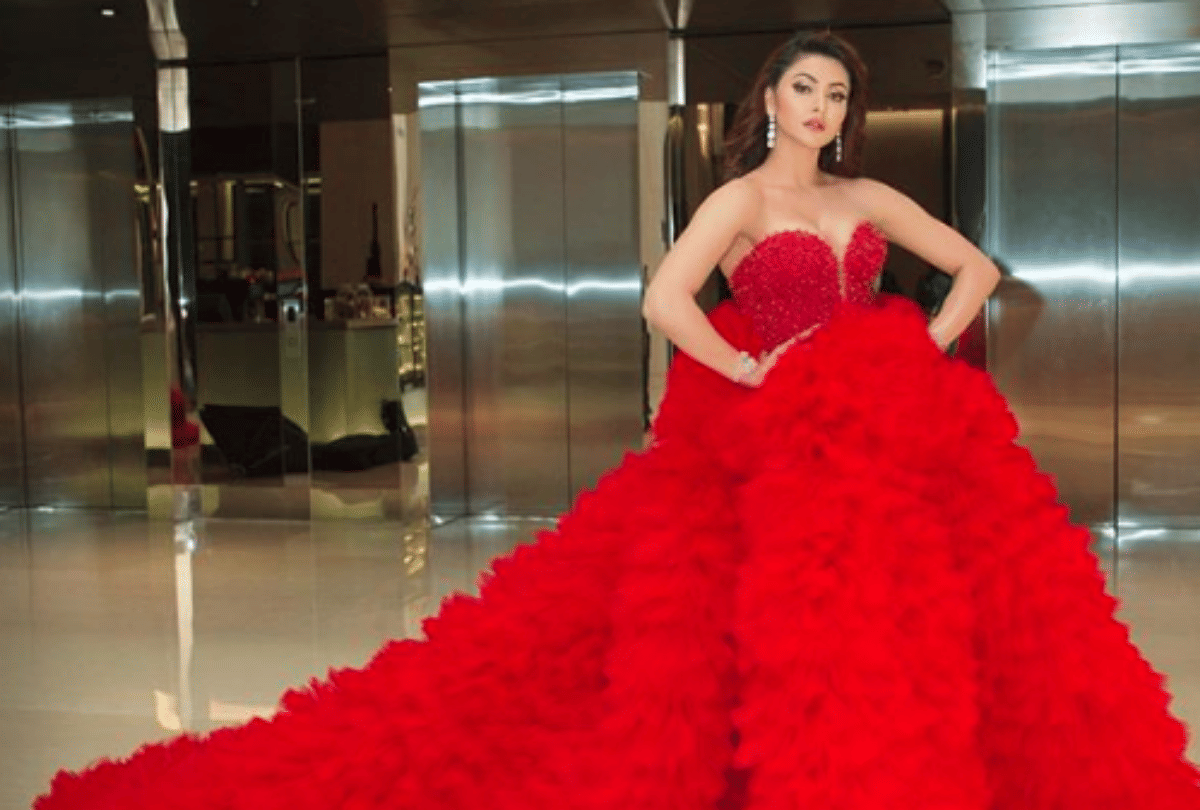 urvashi rautela wear red gown take 4 chairs users trolled