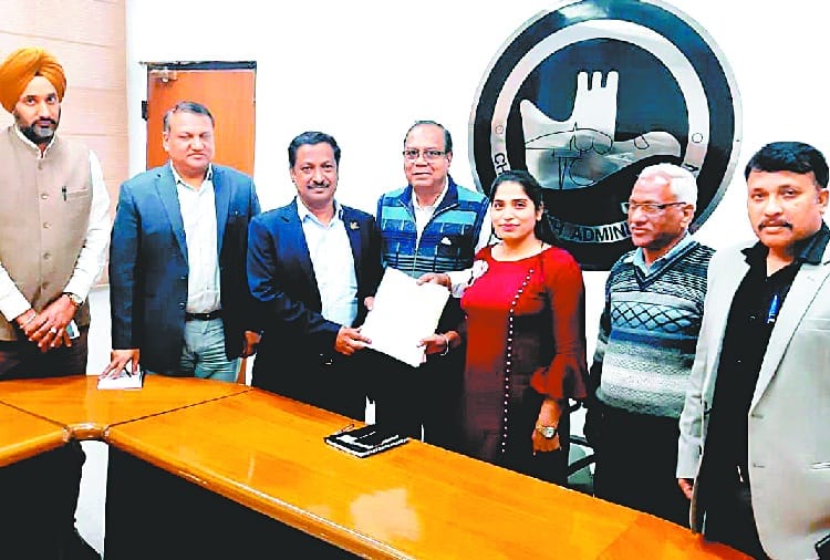 UT Administration Decision to Give Affiliation to Illegal Schools