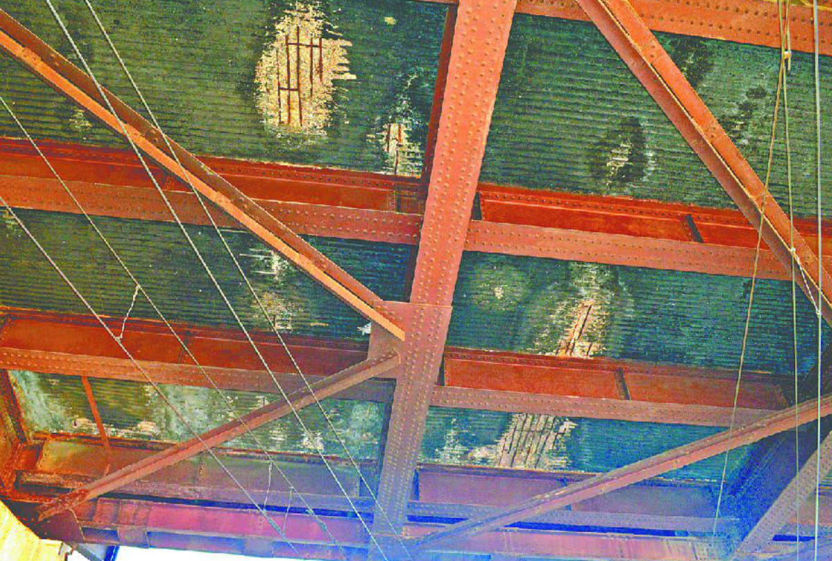 US President Donald Trump's convoy will Pass Through Weakly Declared Railway Bridge