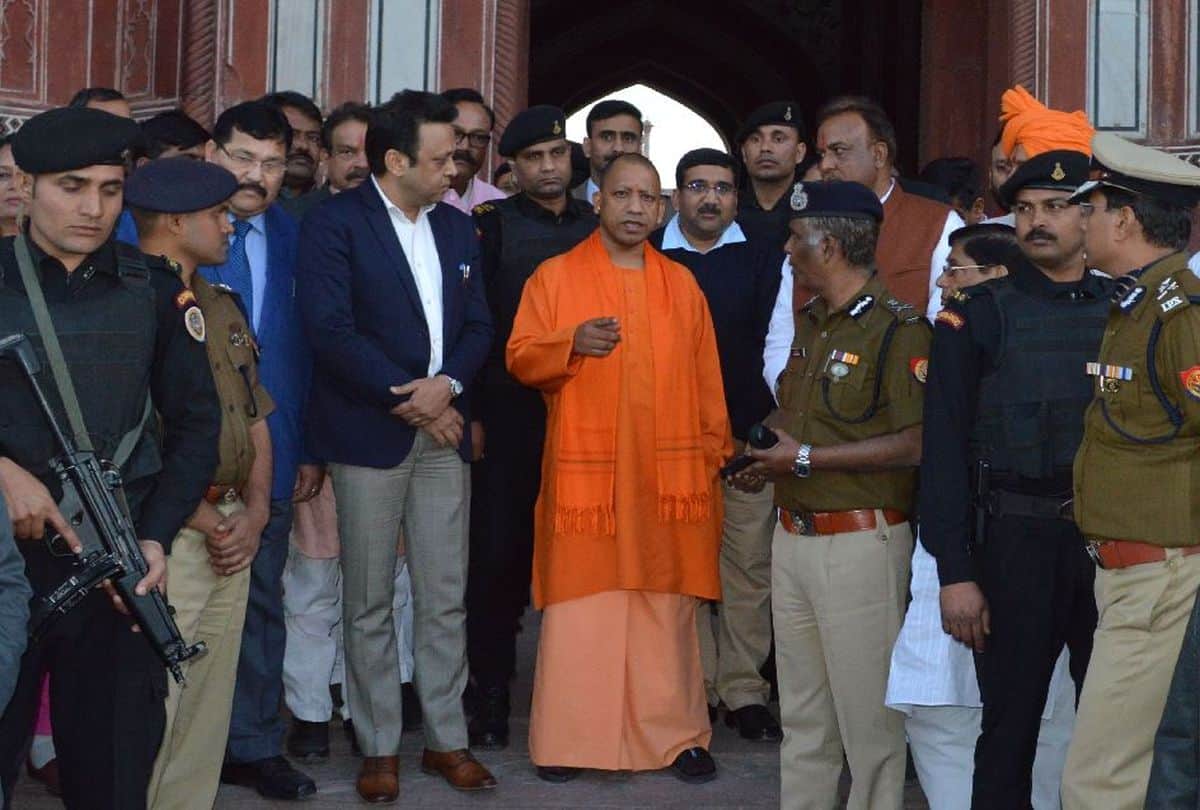 CM Yogi Adityanath visit the Taj Mahal review arrangements of Donald trump