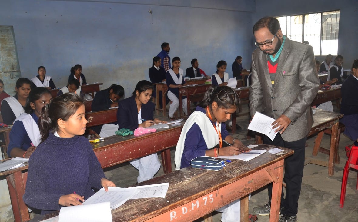 Three arrested for reducing age again for high school examination