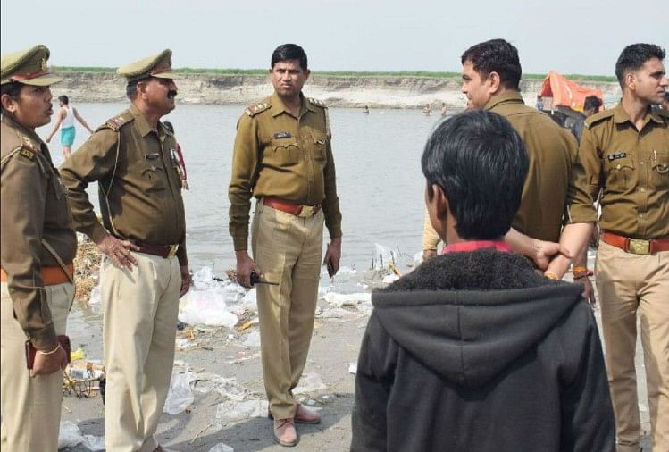 Gang rape of teenager on boat in Chitrakoot, kept robbing Asmat in turn,  fear among pilgrims