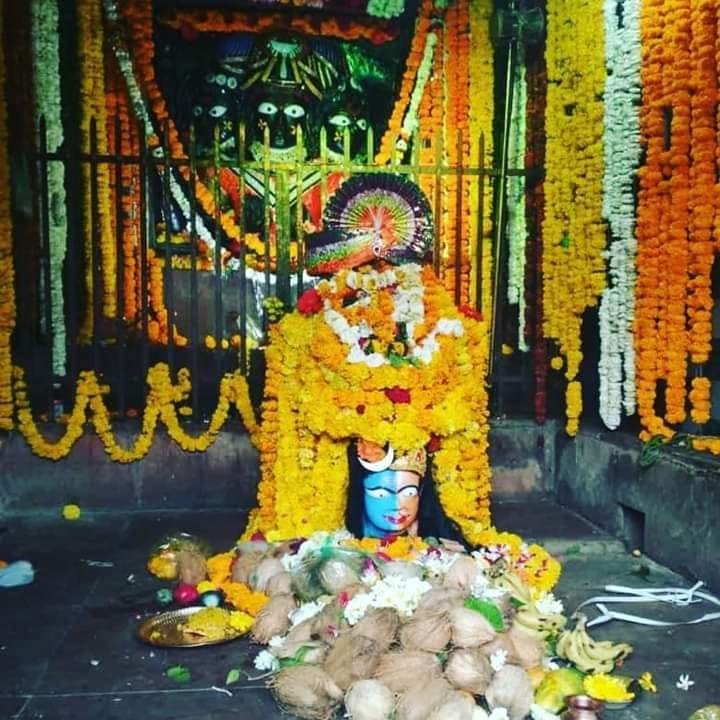The idol of Lord Neelkantheshwar is amazing
