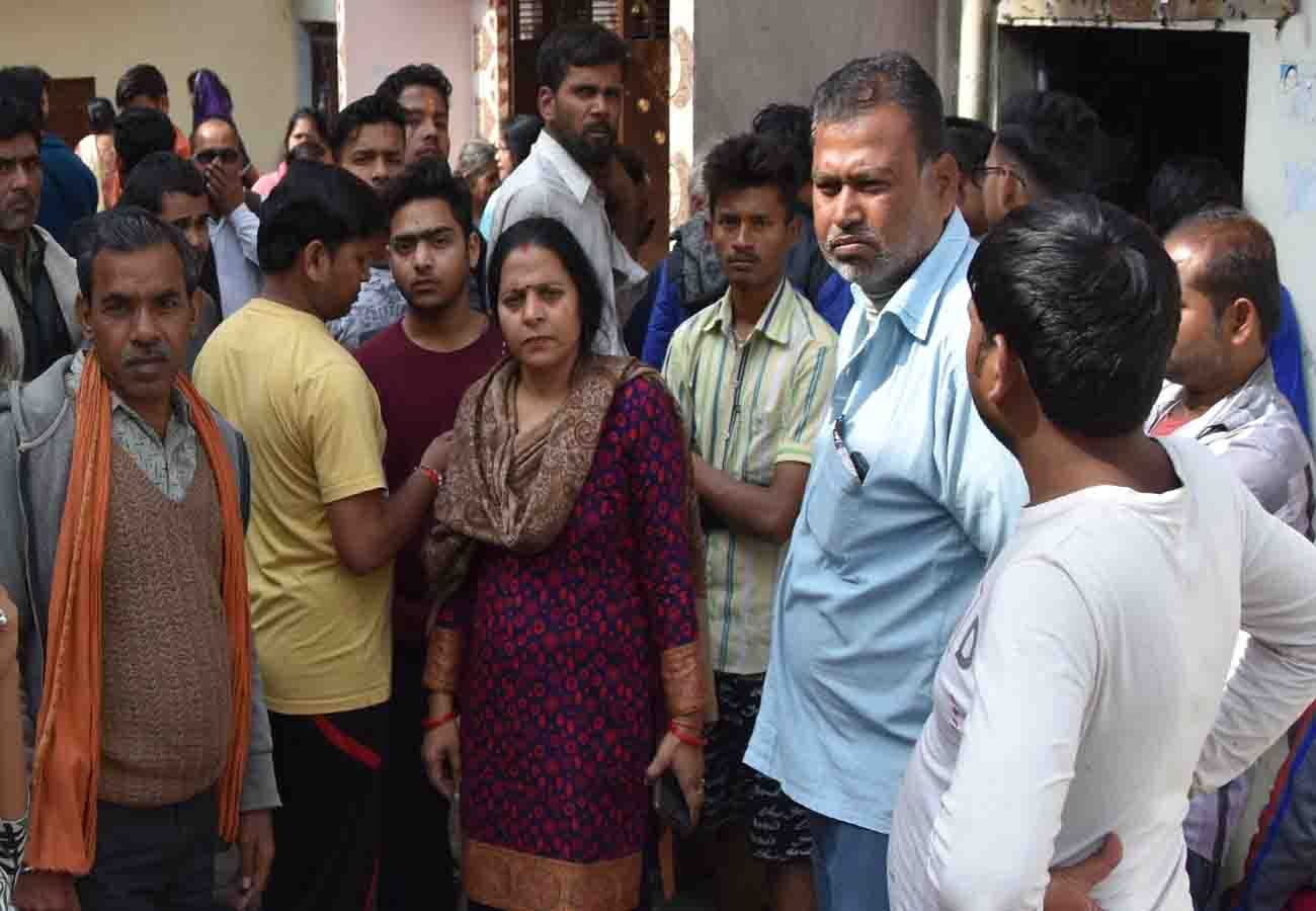 caught Fire in house due to short circuit, three scorched in kanpur