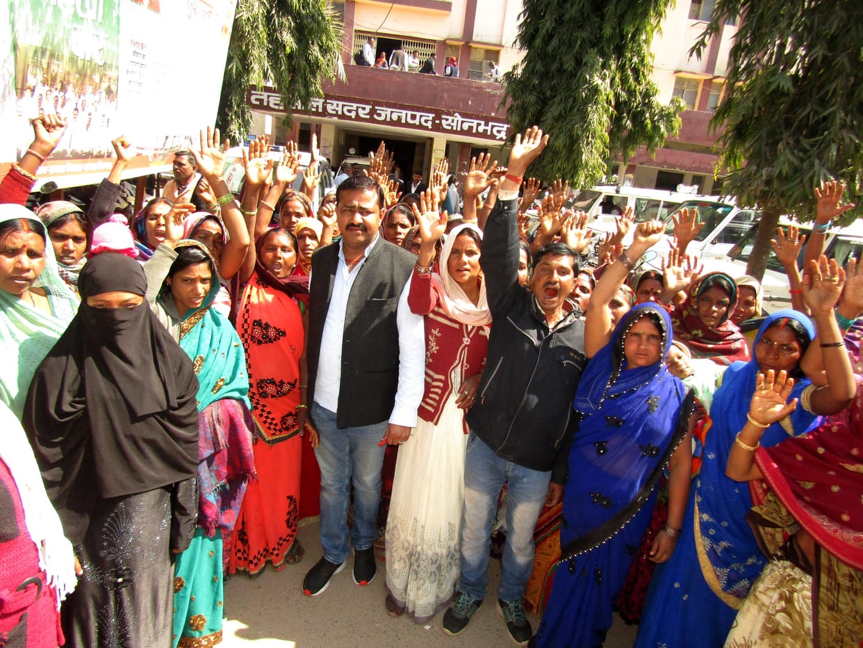 Villagers of Dharmadaspur protest on tehsil