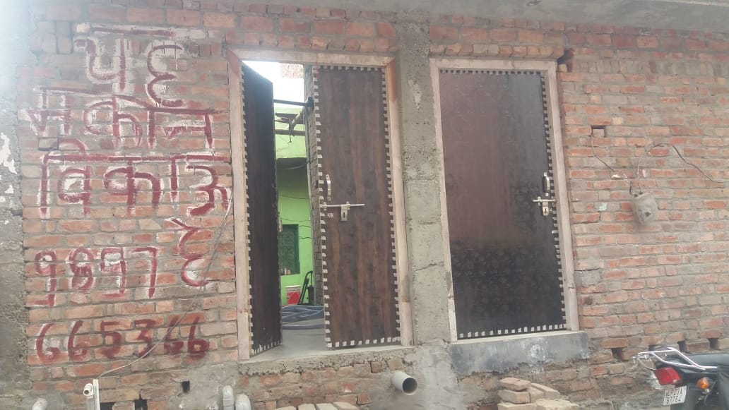 a owner sold his house becoz of crimnals