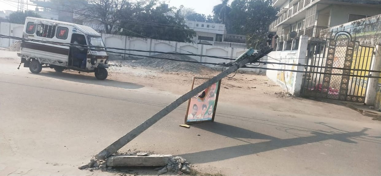 Electricity pole dropped in front of minister's residence