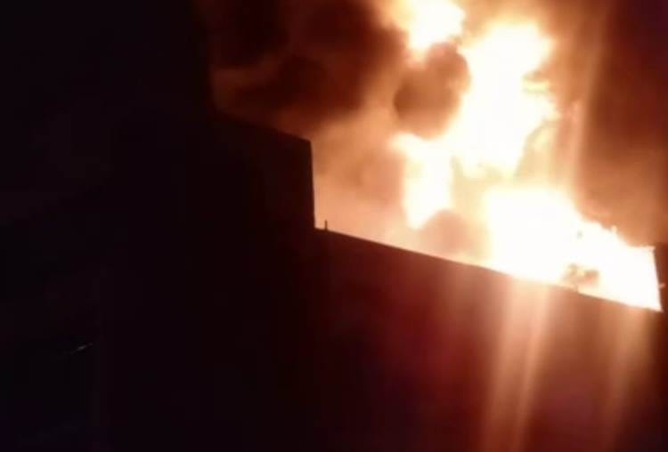 fire broke out in tarun auto bajaj showroom in mohanlalganj in lucknow
