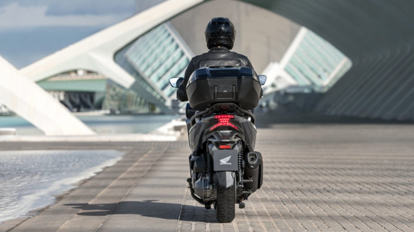 honda forza 300 maxi scooter honda forza 300 price in india launching date premium scooter
