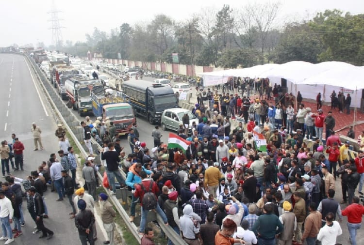 Congress MLA protests at pap chowk of Jalandhar of Punjab