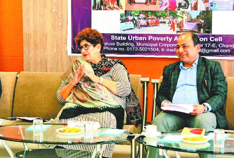 Mayor Rajbala Malik rebuke to XEN, day of making road written on paper