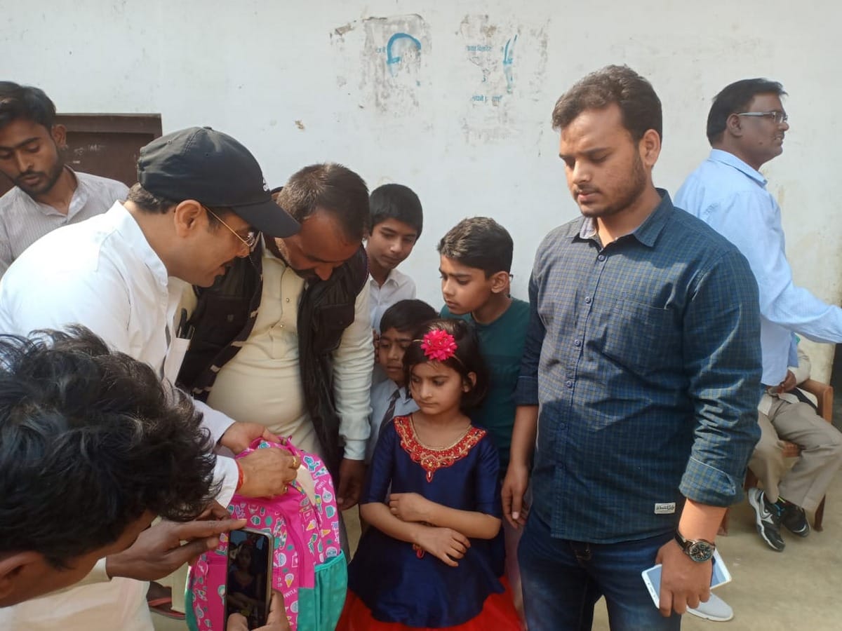 Priyanka gandhi send gift to anabia girl of azamgarh