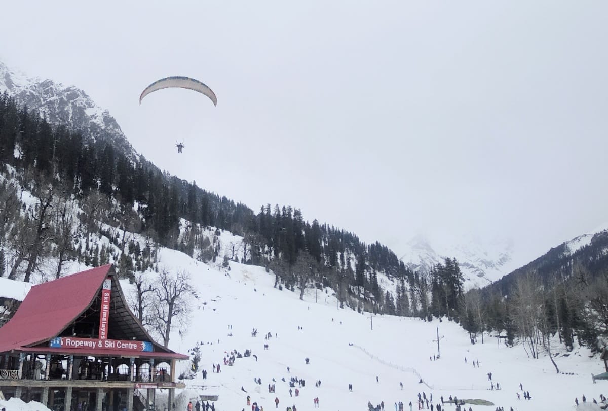 Light snowfall on high hills including Rohtang, weather will be bad till 24, Yellow alert on 20