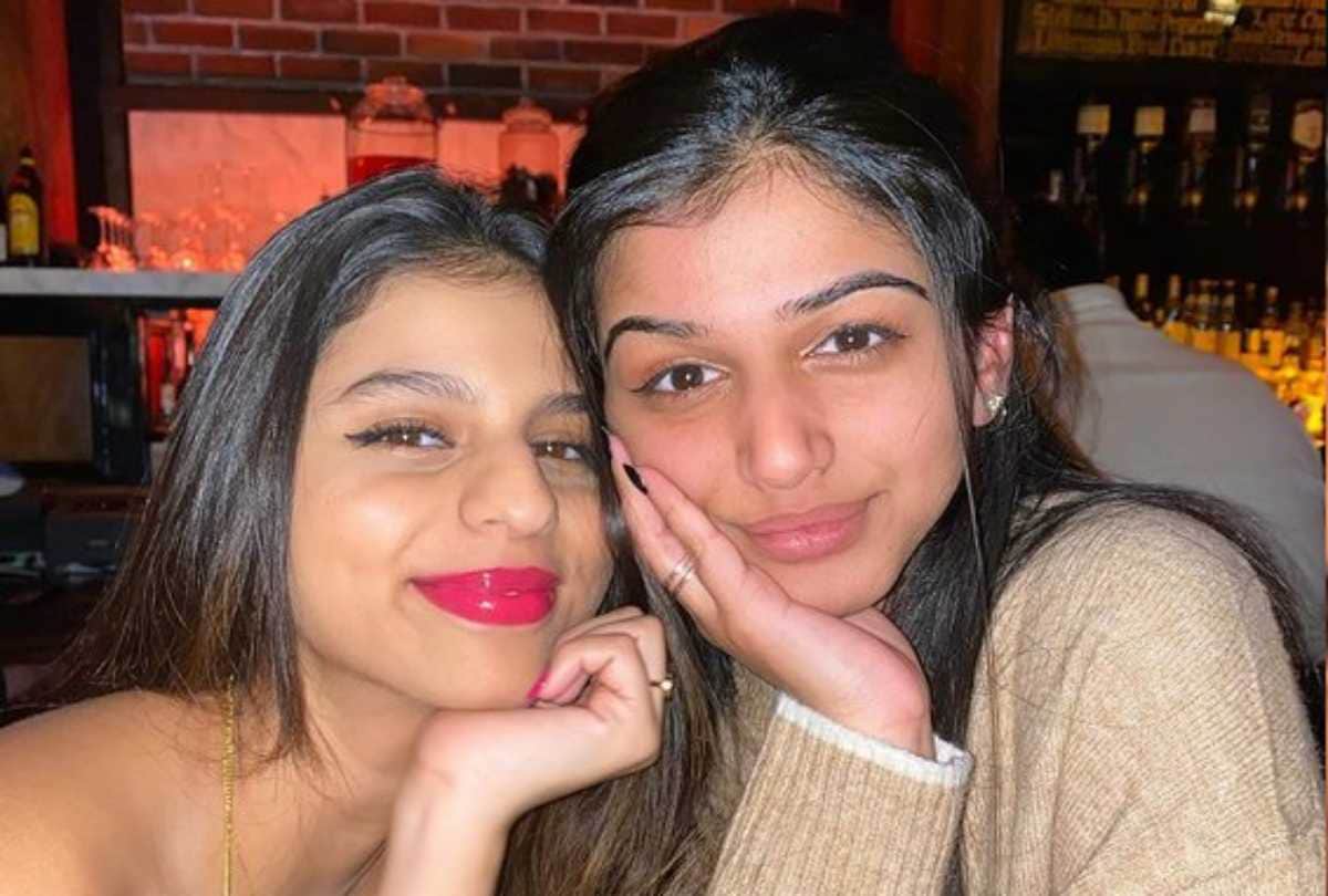 suhana khan new photo viral in swimming pool
