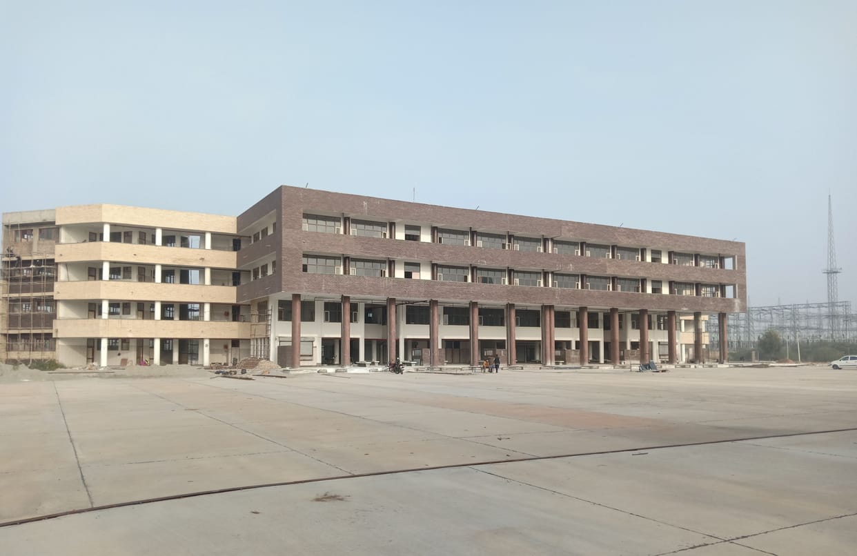 New bus stand building ready, waiting for sewerage and drinking water line, fatehabad