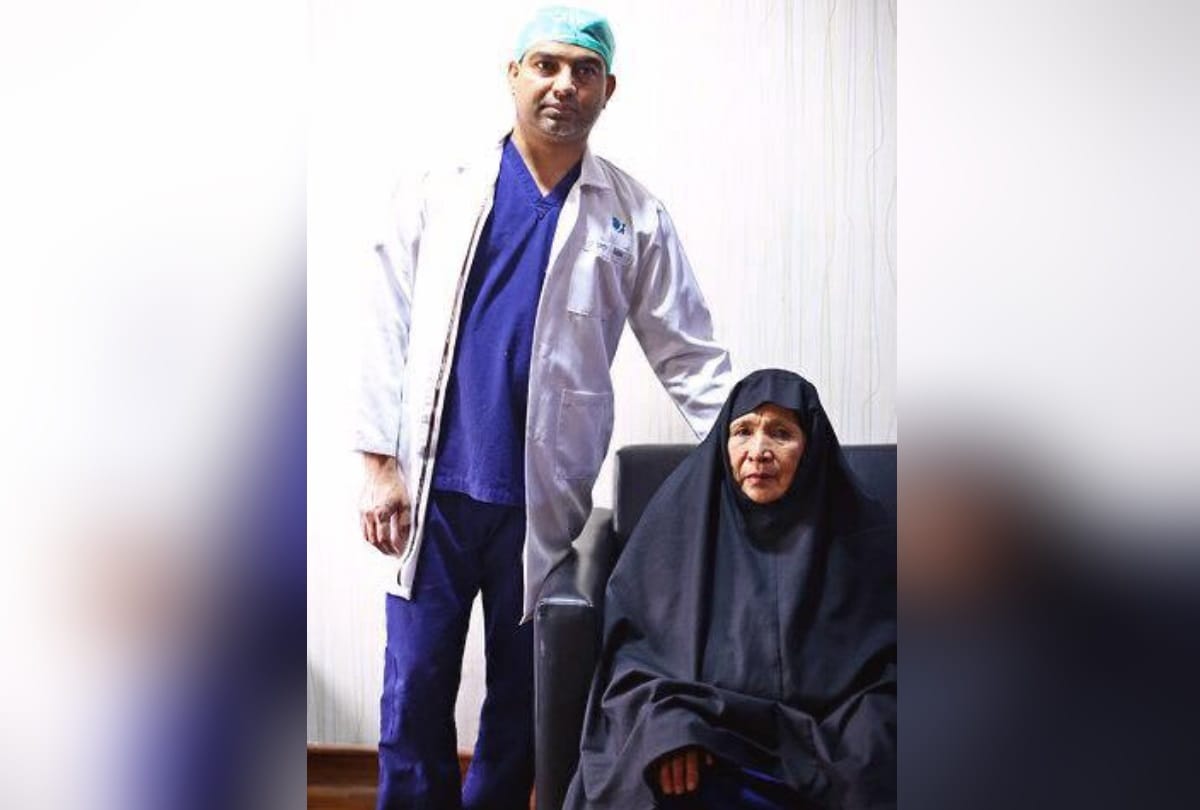 Delhi apollo hospital doctors save 70 year old afghan woman operate 1 kg tumor from chest