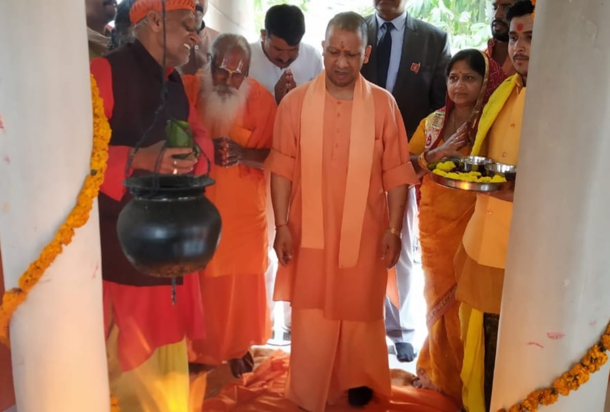 CM yogi adityanath inaugurate Mansarovar temple in Gorakhpur latest photos