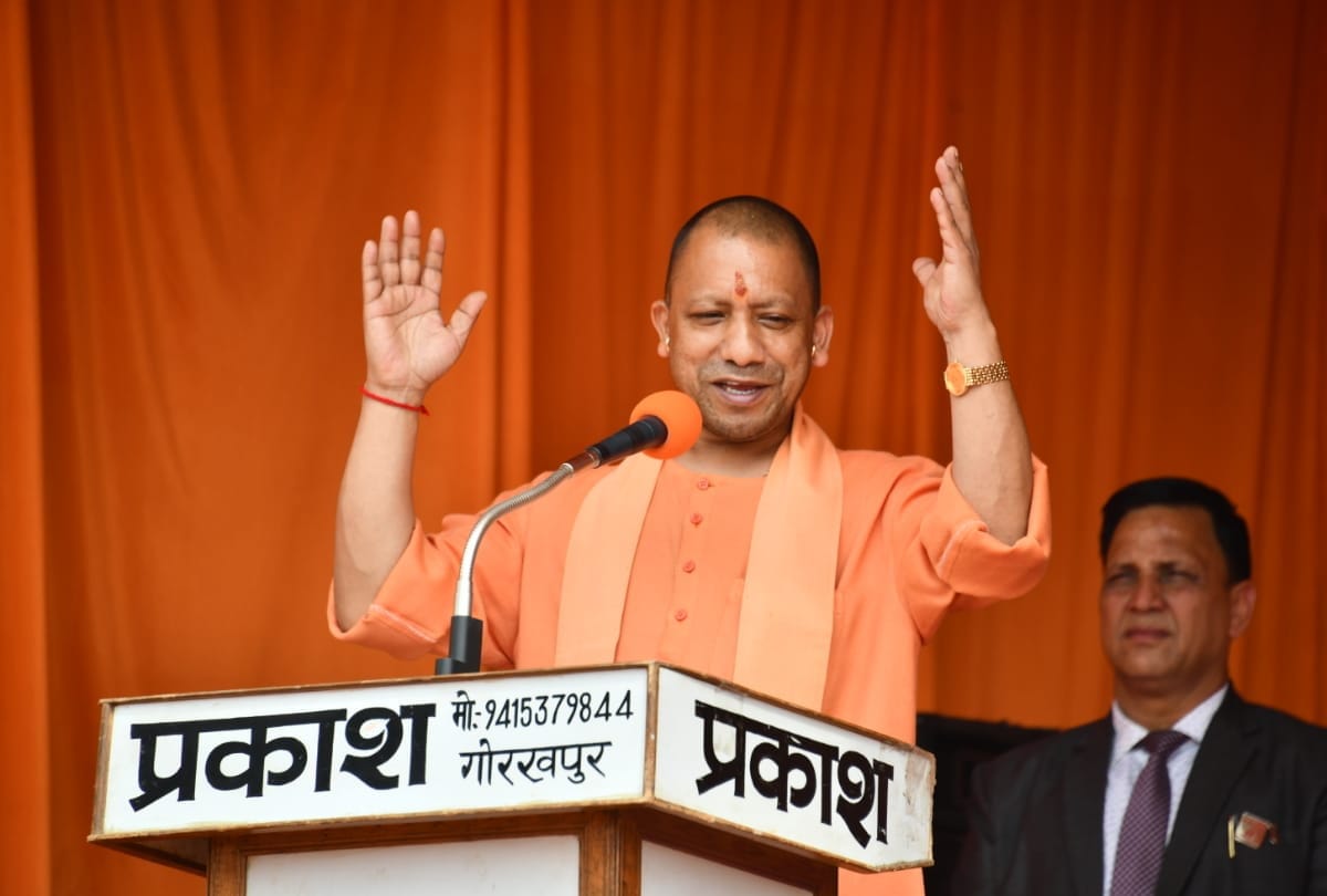 CM Yogi Adityanath special story for doing hard work during lockdown