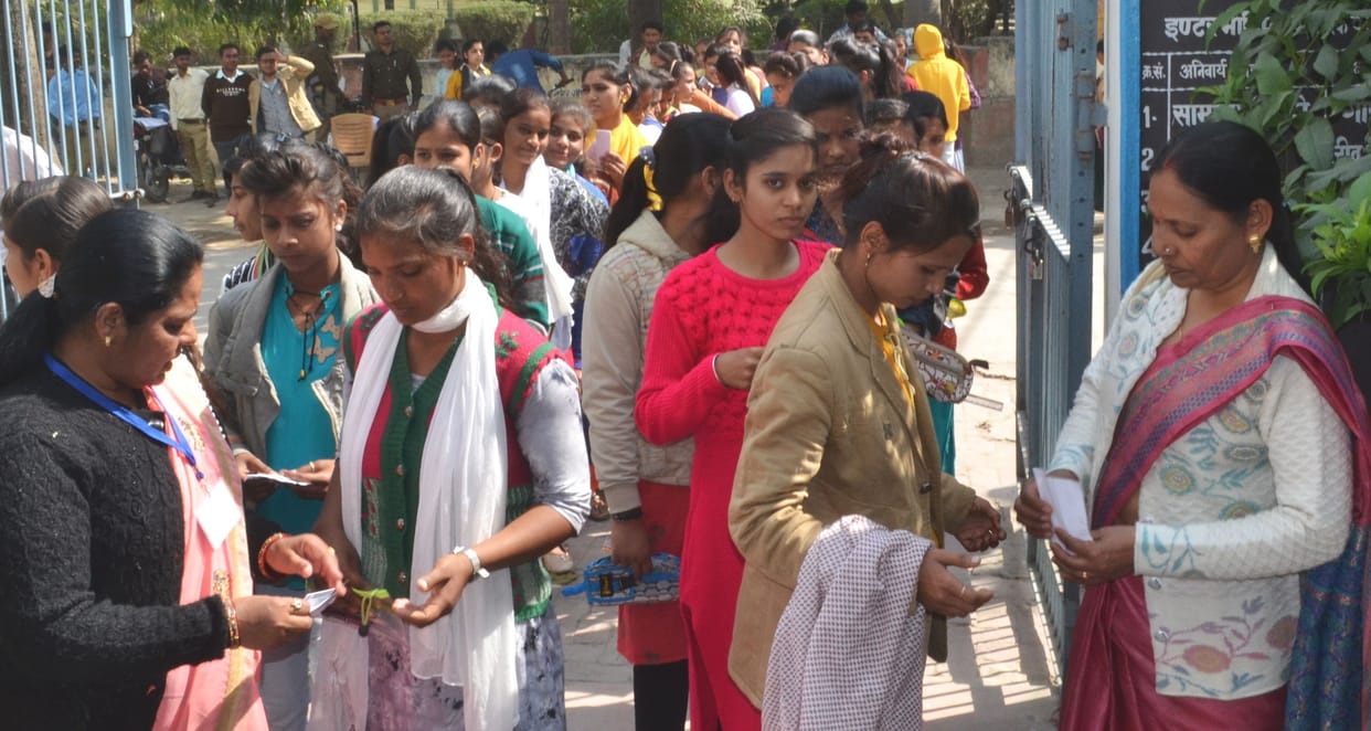 ek nakalchi pakda