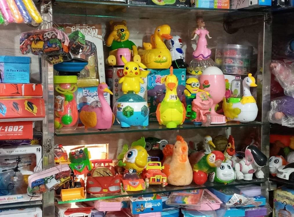 Hathras: Corona virus bans children's toys