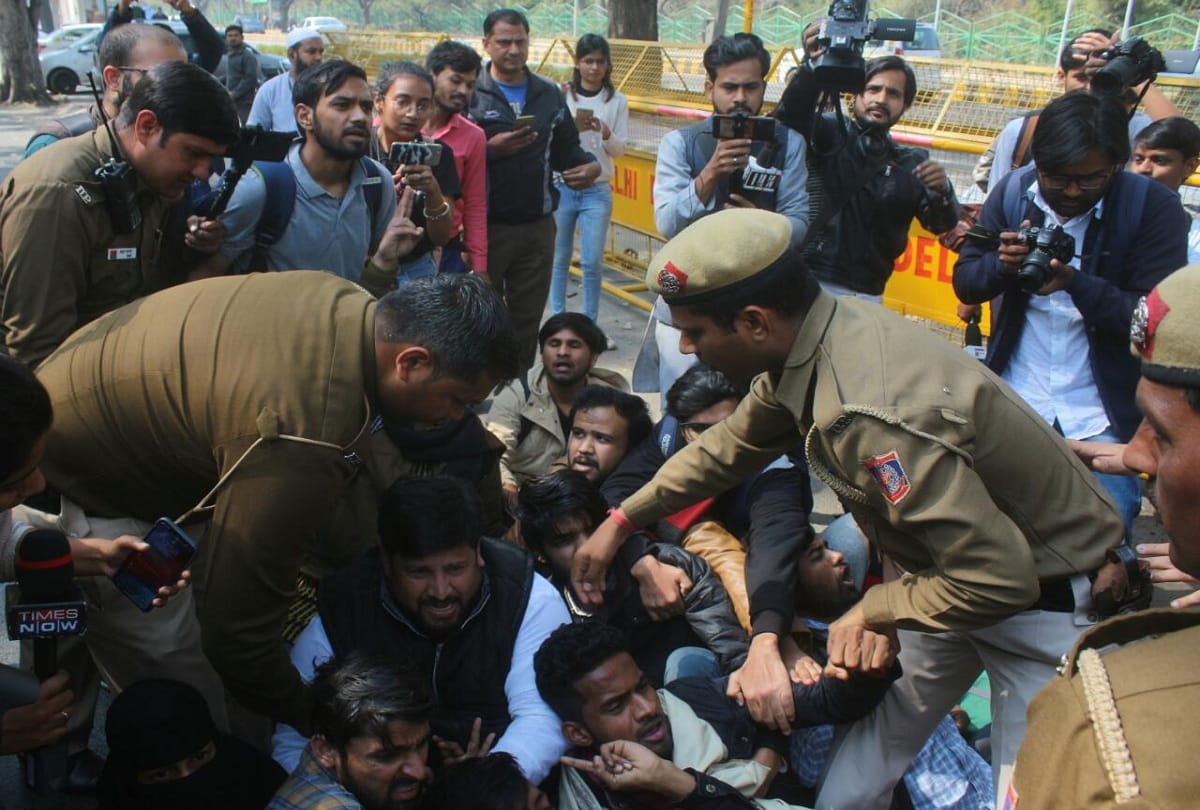 Jamia Coordination committee protest demanding release of Dr Kafeel Ahmad 