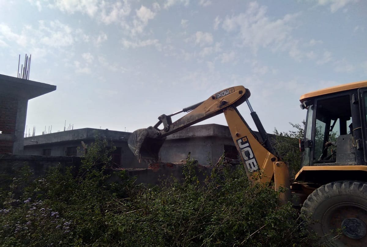 Jauhar University wall destruction Chakrod case Rampur news Azam Khan