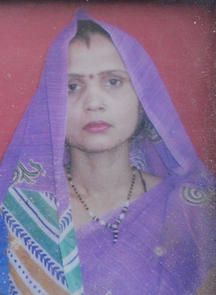 Hathras: Married woman's body found hanging