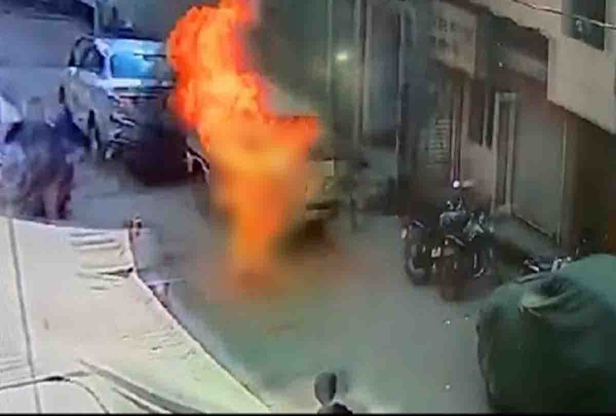 Shahrukh arrested for setting fire to girl student in Dumka by sprinkling petrol Due to one side love