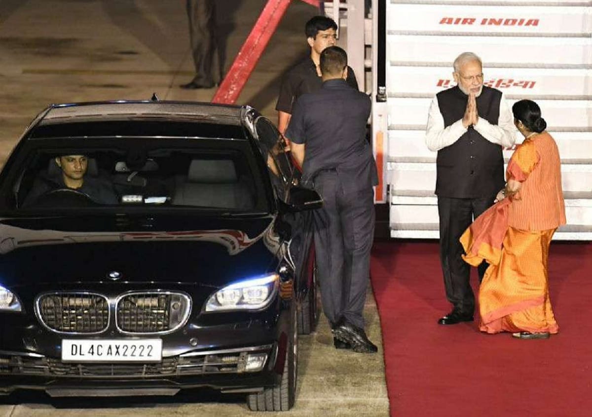 Us President TRUMP the beast vs PM Modi BMW 7 series Vs Xi Jinping hongqi n501