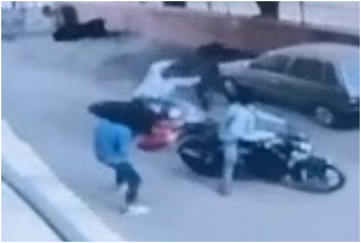In Prayagraj, fearless miscreants shot the middle city and looted millions from the Saraf