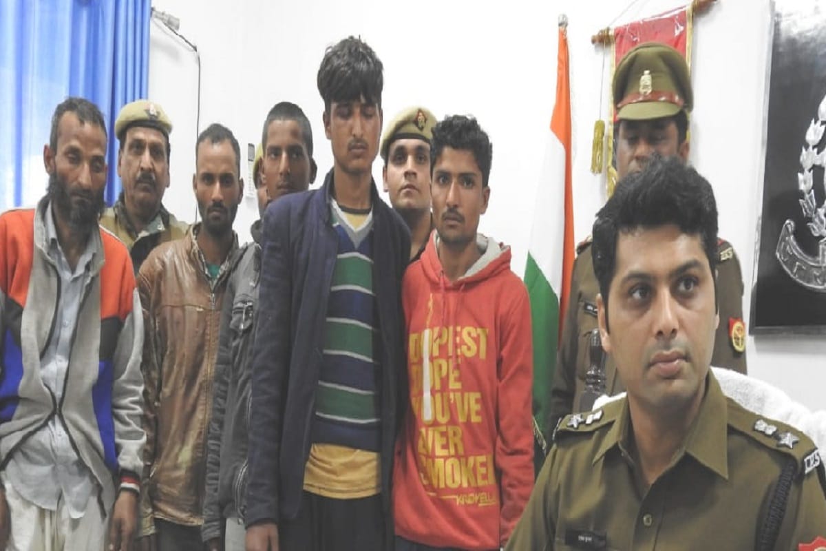 Five accused has arrested after busted a gang by police in Meerut city