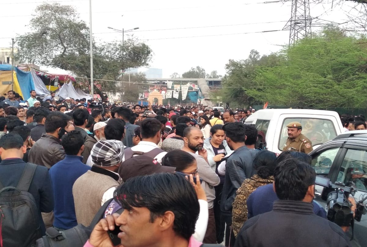 Shaheen Bagh Protest News Sanjay Hegde Sadhna Ramchandran second day at Shaheen Bagh live updates