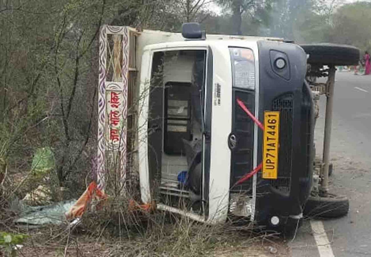 road accident in fatehpur, ten injured