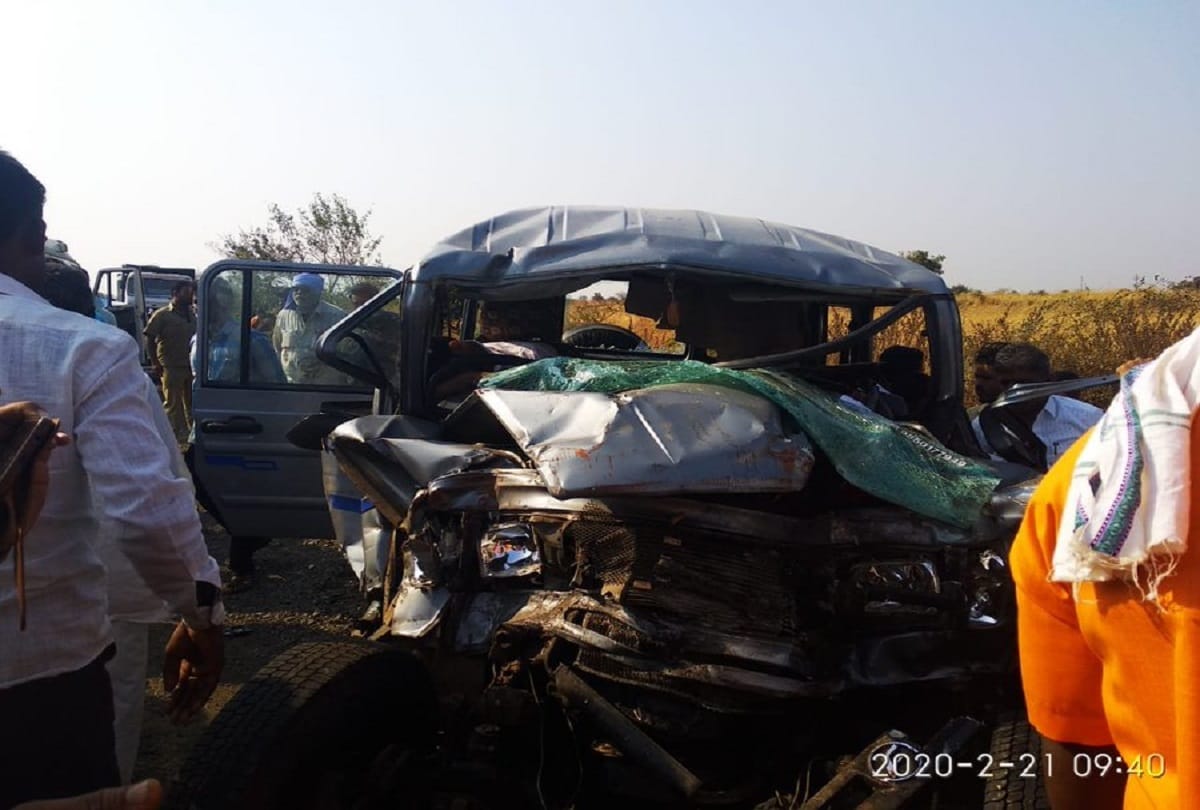 collision between a jeep and a state transport bus in Solapur, Maharashtra
