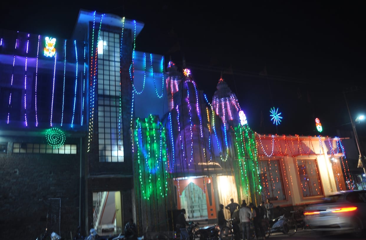 Mahashivratri today, Shivalaya shines with colorful lights