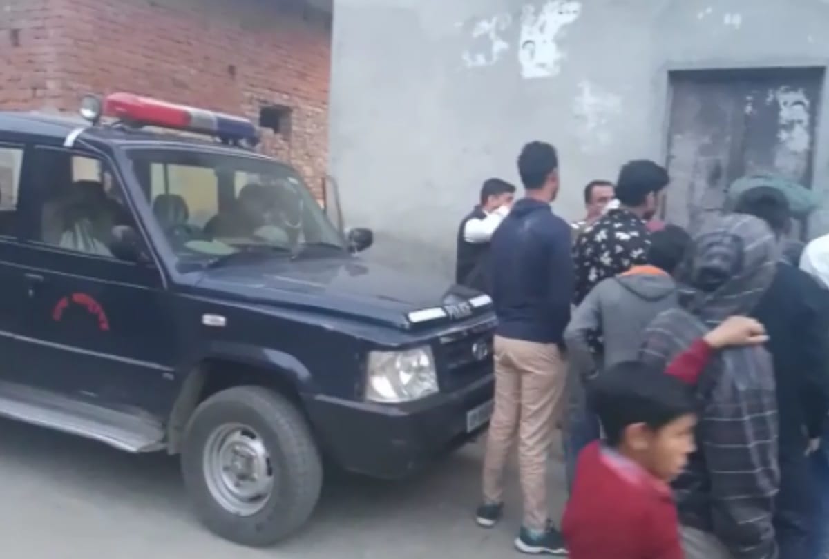 UP garhmukteshwar 6 year old boy found dead in box, father was unaware of it