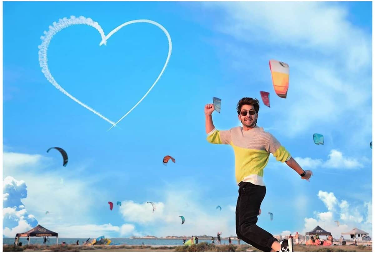After Neha Kakkar reaction on breakup Himansh Kohli again post on Instagarm