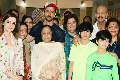 Hrithik Roshan with Sussane Khan and family offers prayers on Maha Shivratri
