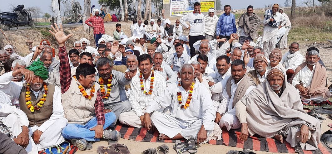 formers strike hunger for water problem in railway underpass