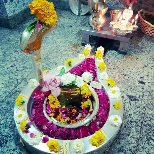 Manikoot Mountains echoed with the shout of Har Har Mahadev