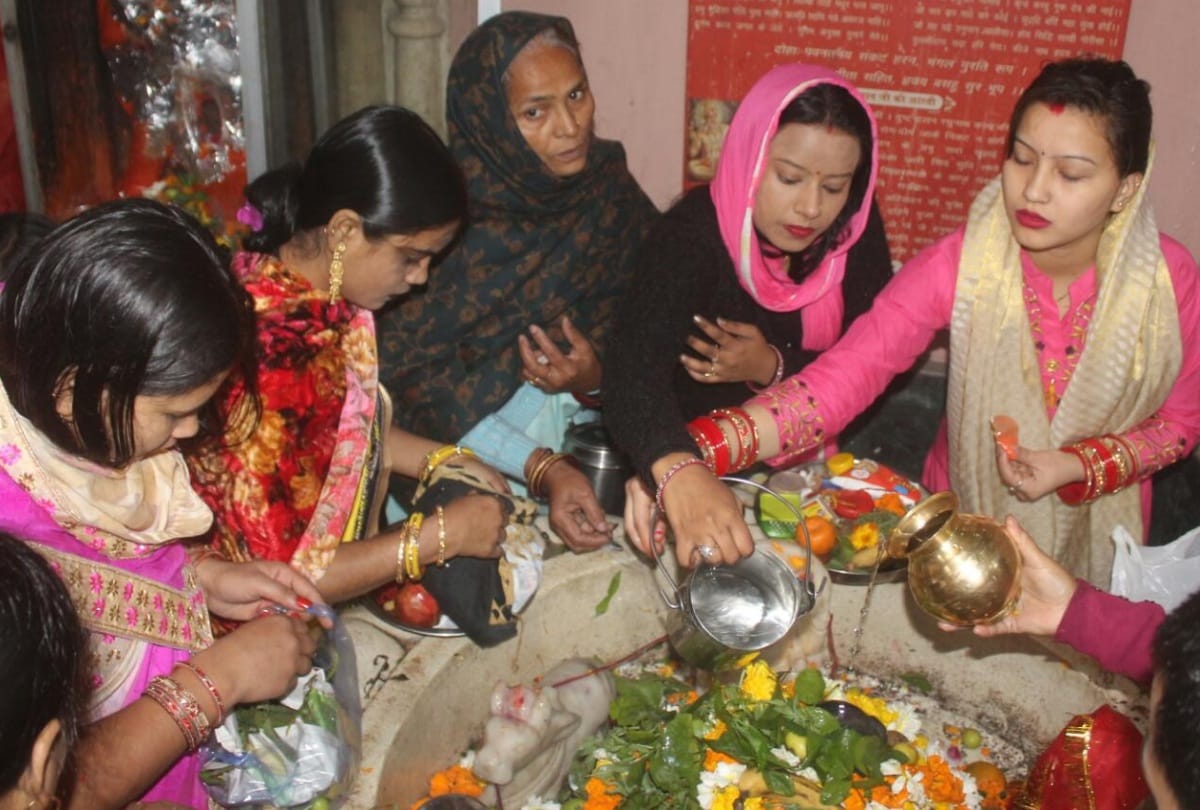 the temple echoed with shiv shouts on mahashivratri